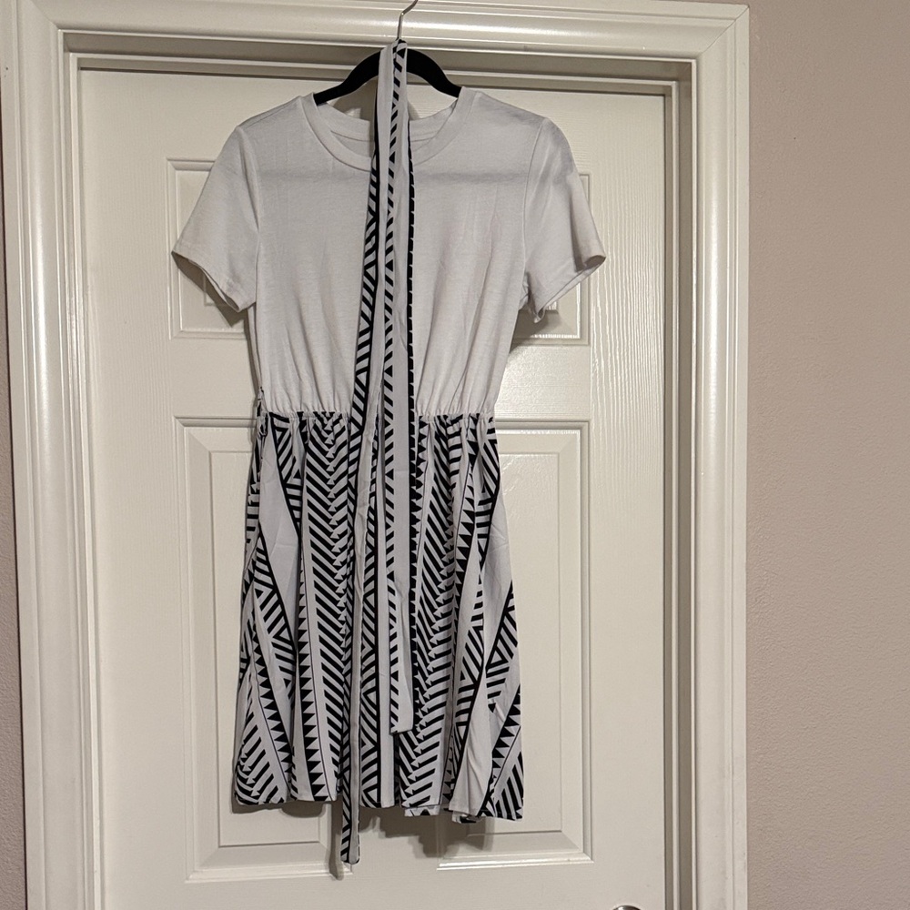 Cupshe Black and White Geometric Mini Dress
